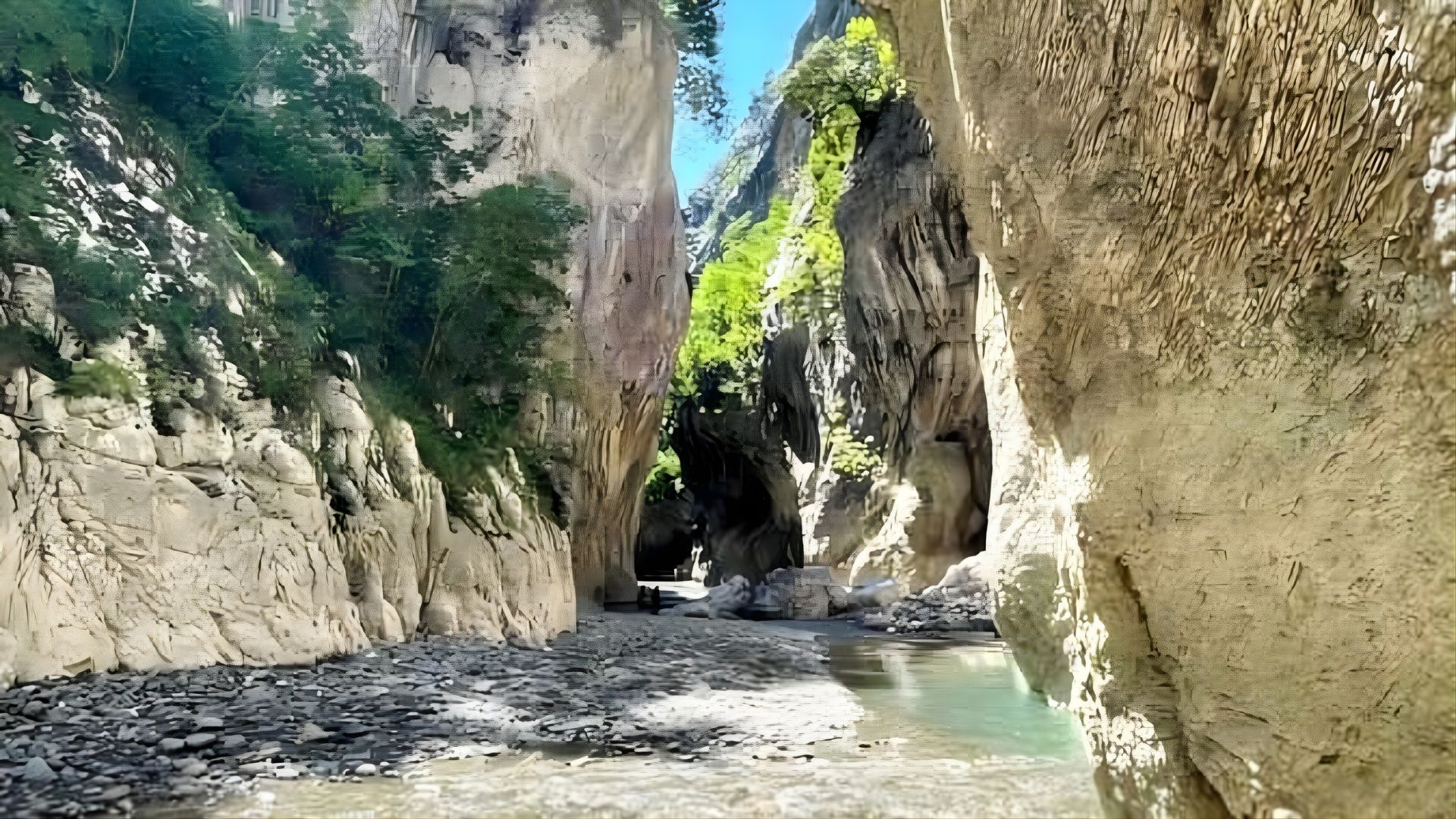 Durrës/Golem: Holta Canyon & Banja Lake Day Trip